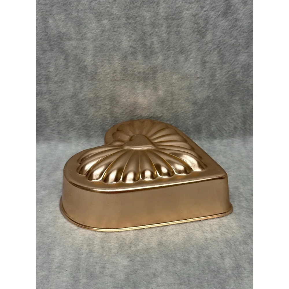 VTG Jello Heart Cake Mold Copper Tone Aluminum Fluted Wall Hanging Decor‎